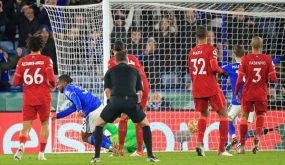 ليستر يهزم ليفربول .. وصلاح يهدر ركلة جزاء 