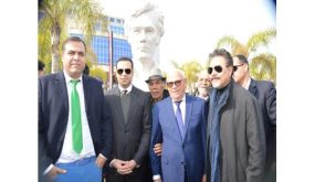 محافظ بورسعيد يكشف النقاب عن تمثال الفنانة