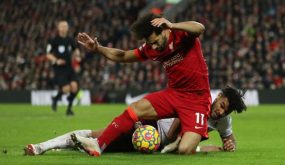 "ممثلا" صلاح أنقذ ليفربول في مباراة أستون فيلا 