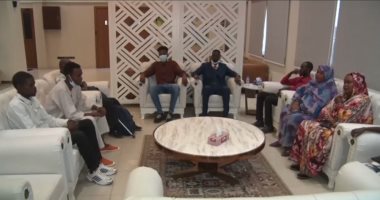 مجموعة من مصابى الثورة السودانية تغادر السودان لتلقى العلاج فى مصر