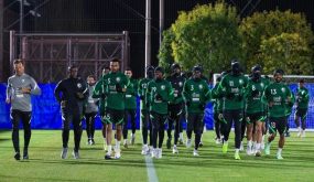 المنتخب السعودي يدشن تدريباته في طوكيو