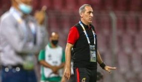 اليوناني دونيس مدرباً لنادي الفتح