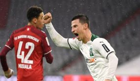بمشاركة أصغر لاعب في تاريخه .. سقط بايرن ميونيخ أمام مونشنجلادباخ 