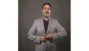 خالد أمين الفنان يجب أن يكون حرا بلا قيود