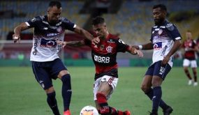ميتشائيل يقدم تنازلات مالية من أجل قميص الهلال