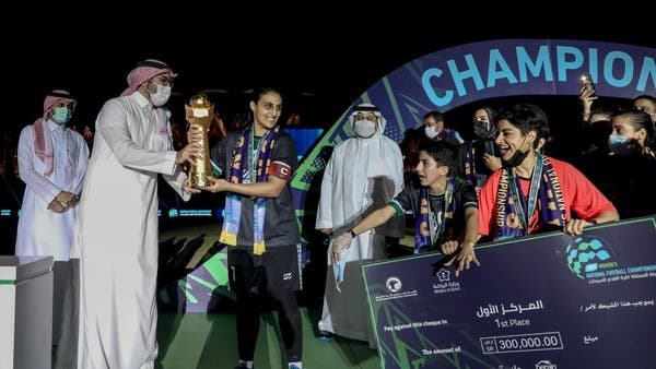 نائب وزير الرياضة يتوج "المملكة" في بطولة 2021-2022 