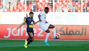 التعادل يخيم على مباراة الطائي والتعاون