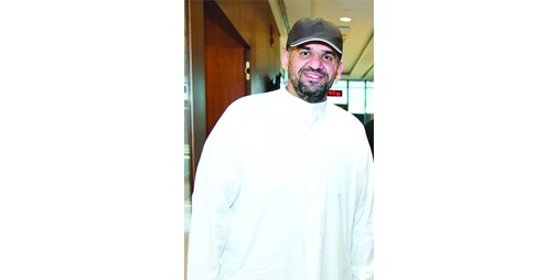حسين الجسمي أول المطربين الواصلين للبلاد