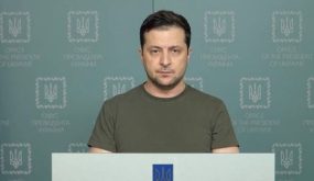 رئيس أوكرانيا يوقع على طلب رسمي للانضمام للاتحاد الأوروبي