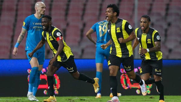 رومارينيو والنصر.. خرج من الملعب ثم أصبح الخطر الأكبر