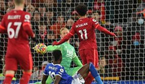 ليفربول يفوز على ليستر وأرسنال يتخطى وولفرهامبتون