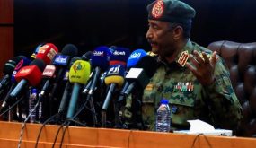 نتمسك بالحوار مع الجميع لحل الأزمة في السودان