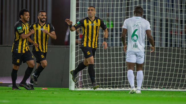 "هاتريك" حمدالله يحسم ديربي جدة للاتحاد ويبعده في الصدارة
