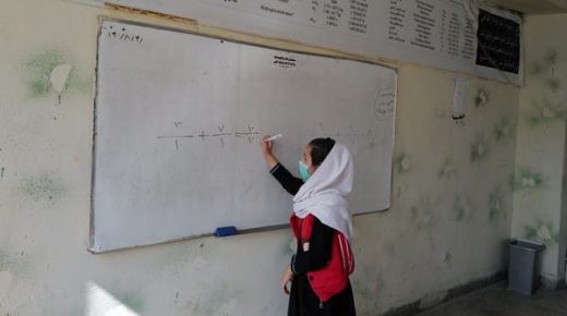 إعلان لطالبان يمثل إشارة واضحة لعودة الفتيات إلى المدرسة