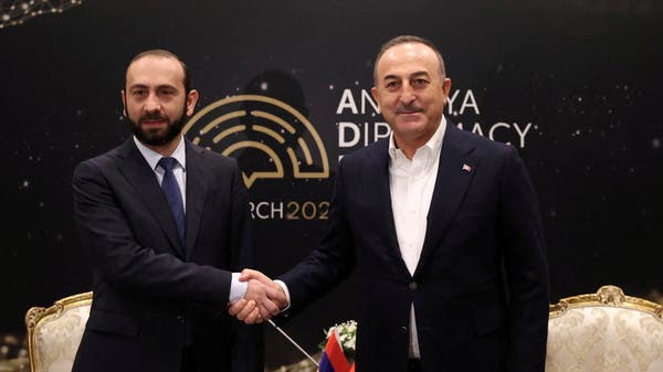 تركيا وأرمينيا تجريان محادثات "بناءة" بشأن إصلاح العلاقات