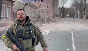 ضابط أوكراني يناشد بايدن وماكرون: ماريوبول تواجه مصير حلب