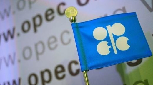 مصادر في أوبك+ تقول إنها ليست مسؤولة عن ارتفاع أسعار النفط