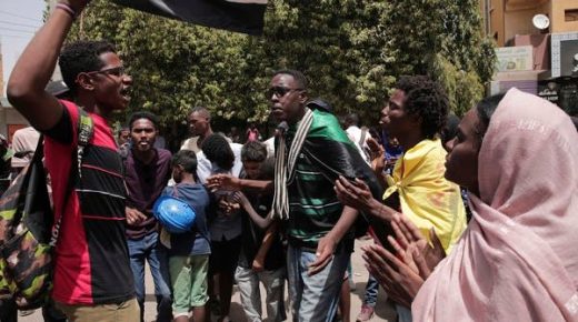 مظاهرات في السودان احتجاجاً على الغلاء وللمطالبة بحكم مدني