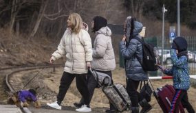 موسكو تمدد الهدنة.. وكييف تجلي المدنيين من 6 ممرات