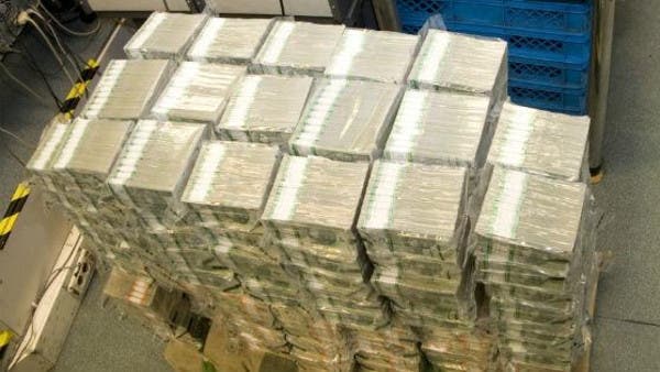 بأسماء مستعارة.. العراق يعلن استرداد ملايين الدولارات من مصارف لبنانية