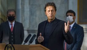 برلمان باكستان يصوت اليوم على عزل رئيس الوزراء عمران خان