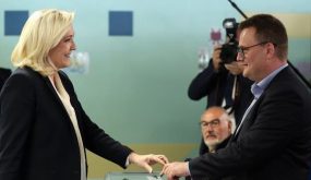 بعد عقد أمضته تحسن صورتها.. مارين لوبان “زادت تشدداً”!