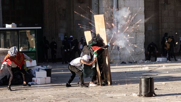 غضب في الأقصى وطعن في حيفا.. تحذيرات دولية من التصعيد