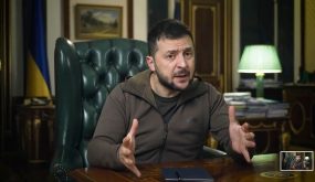 وضع شركاءه أمام خيارين.. زيلينسكي: الوضع بماريوبول غير إنساني