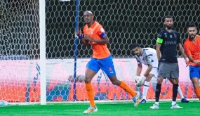 الفيحاء يهزم الهلال ويقرب اتحاد جدة من لقب الدوري