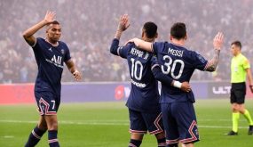 تحدثت مع ميسي ونيمار قبل رفض عرض ريال مدريد