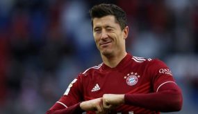 تشافي يؤكد رغبة برشلونة في ضم ليفاندوفسكي