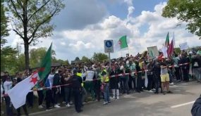 جماهير الجزائر تحتج أمام مقر “فيفا”
