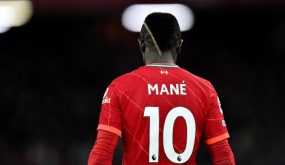 ماني.. هرب من القرية بحثاً عن حلم الكرة الذهبية