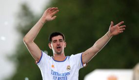 هناك من احتفل كأنه فاز بالدوري بعد الكلاسيكو