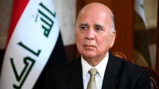 العراق يدعو إلى استمرار التعاون مع “الصليب الأحمر” لإنهاء أزمة النازحين