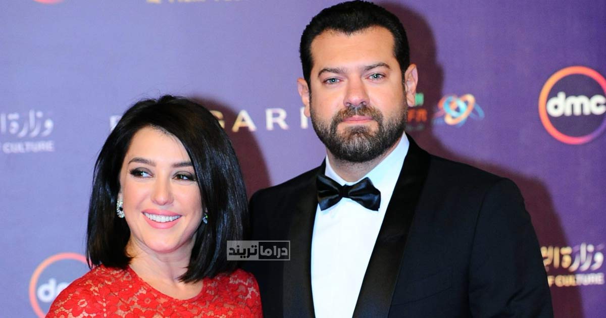 كندة علوش تلفت الأنظار بحركاتها الرومانسية تجاه زوجها عمرو يوسف أمام الجمهور (فيديو)