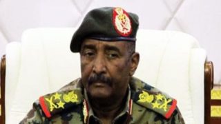 رئيس مجلس السيادة الانتقالى بالسودان يتسلم أوراق اعتماد عدد من السفراء