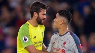 ليفربول يحتفل بعيدى ميلاد فيرمينو وأليسون بيكر.. فيديو