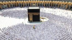 “الحرمين” تفعل مبادرة “خدام الحرم” لتقديم خدمة دفع العربات المجانية التطوعية
