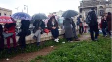 أهالى اللاذقية فى سوريا يفترشون الشوارع خوفا من “تسونامي”.. صور