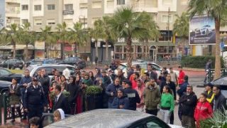 الجماهير تحتشد حول حافلة الأهلى قبل التحرك لمواجهة ريال مدريد.. صور