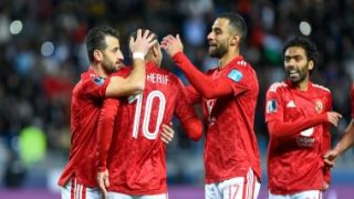 الركراكى يزور بعثة الأهلى فى المغرب ويهنئ الفريق بالتأهل لربع نهائى مونديال الأندية