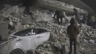 سانا: وصول طائرة مساعدات جزائرية محملة بـ17 طنا من المساعدات إلى مطار حلب