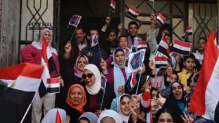 طلاب مصر يؤازرون منتخب الشباب من مدرجات استاد القاهرة فى كأس الأمم الأفريقية