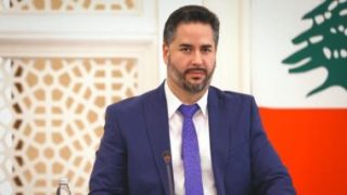 وزير الاقتصاد اللبنانى يقرر السماح بتسعير السلع الأساسية بالدولار بضوابط محددة