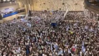 الاحتلال الإسرائيلى يمنع رفع أذان المغرب فى المسجد الأقصى المبارك تزامنا مع مسيرة الأعلام