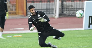 فيتوريا يطمئن على جاهزية الشناوى لمعسكر المنتخب