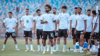 بعثة المنتخب تصل مطار القاهرة استعدادا للسفر إلى المغرب
