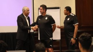 جمال علام يزور معسكر منتخب مصر ويجتمع بفيتوريا واللاعبين.. صور