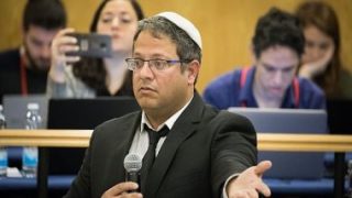 التحرير الفلسطينية: إجراءات “بن جفير” العنصرية تجاه الأسرى تهدد بانفجار الأوضاع